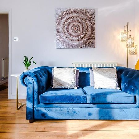 Newhall Road - 4 Bedroom Chester Home - Parking Wervin Exteriör bild