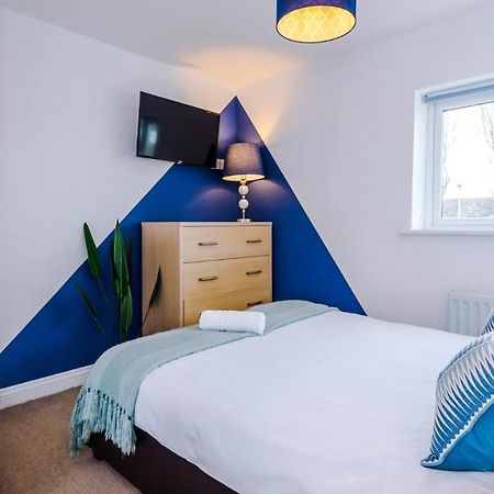 Newhall Road - 4 Bedroom Chester Home - Parking Wervin Exteriör bild