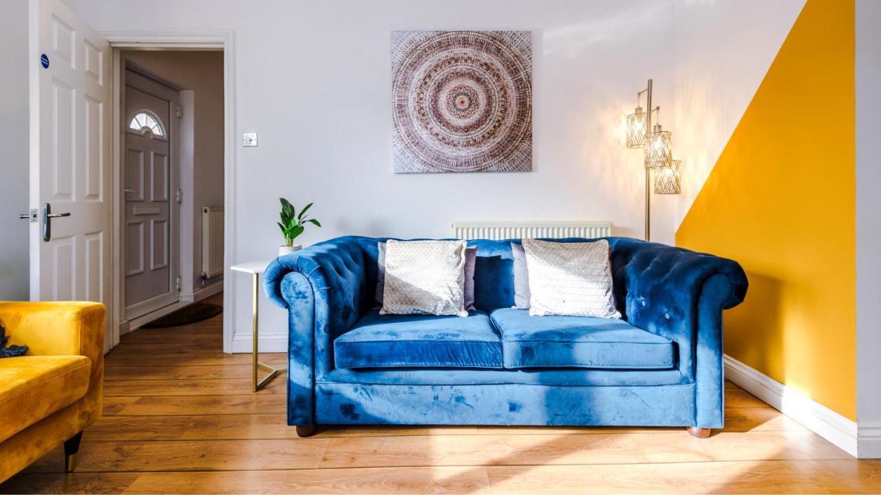 Newhall Road - 4 Bedroom Chester Home - Parking Wervin Exteriör bild