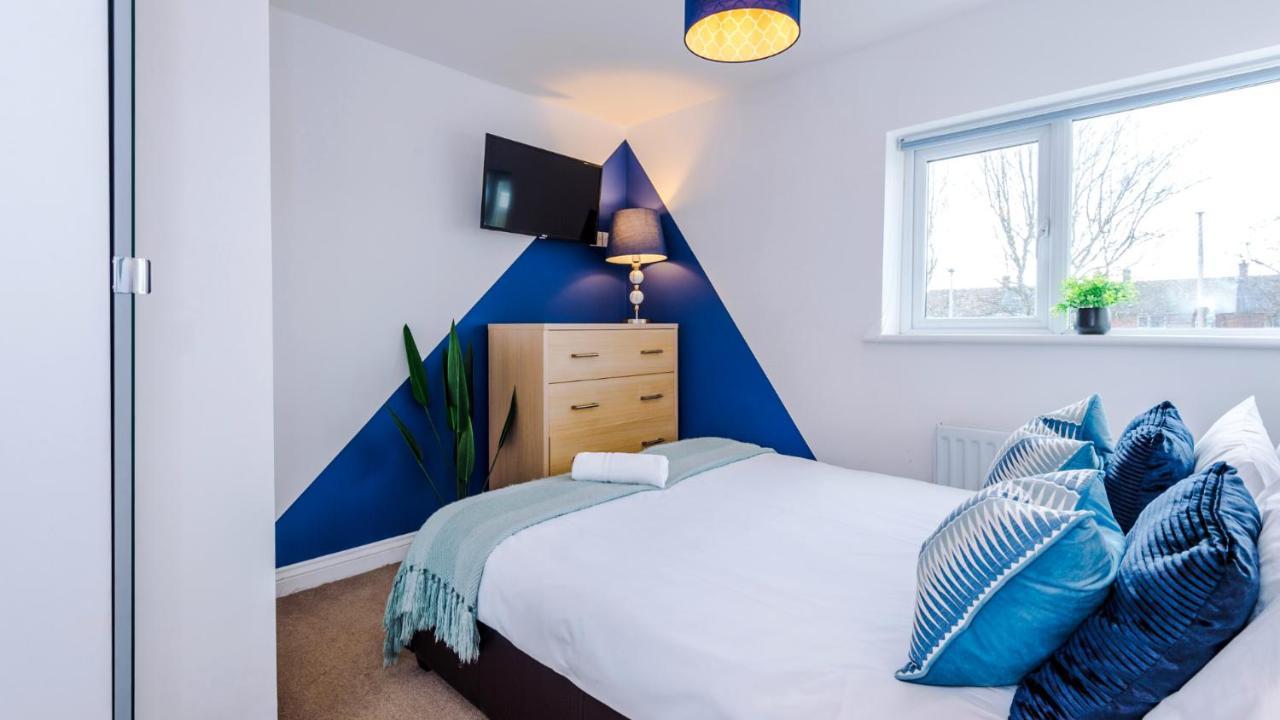 Newhall Road - 4 Bedroom Chester Home - Parking Wervin Exteriör bild