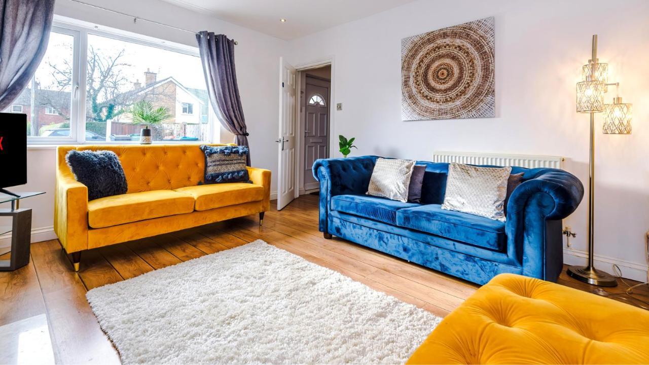 Newhall Road - 4 Bedroom Chester Home - Parking Wervin Exteriör bild
