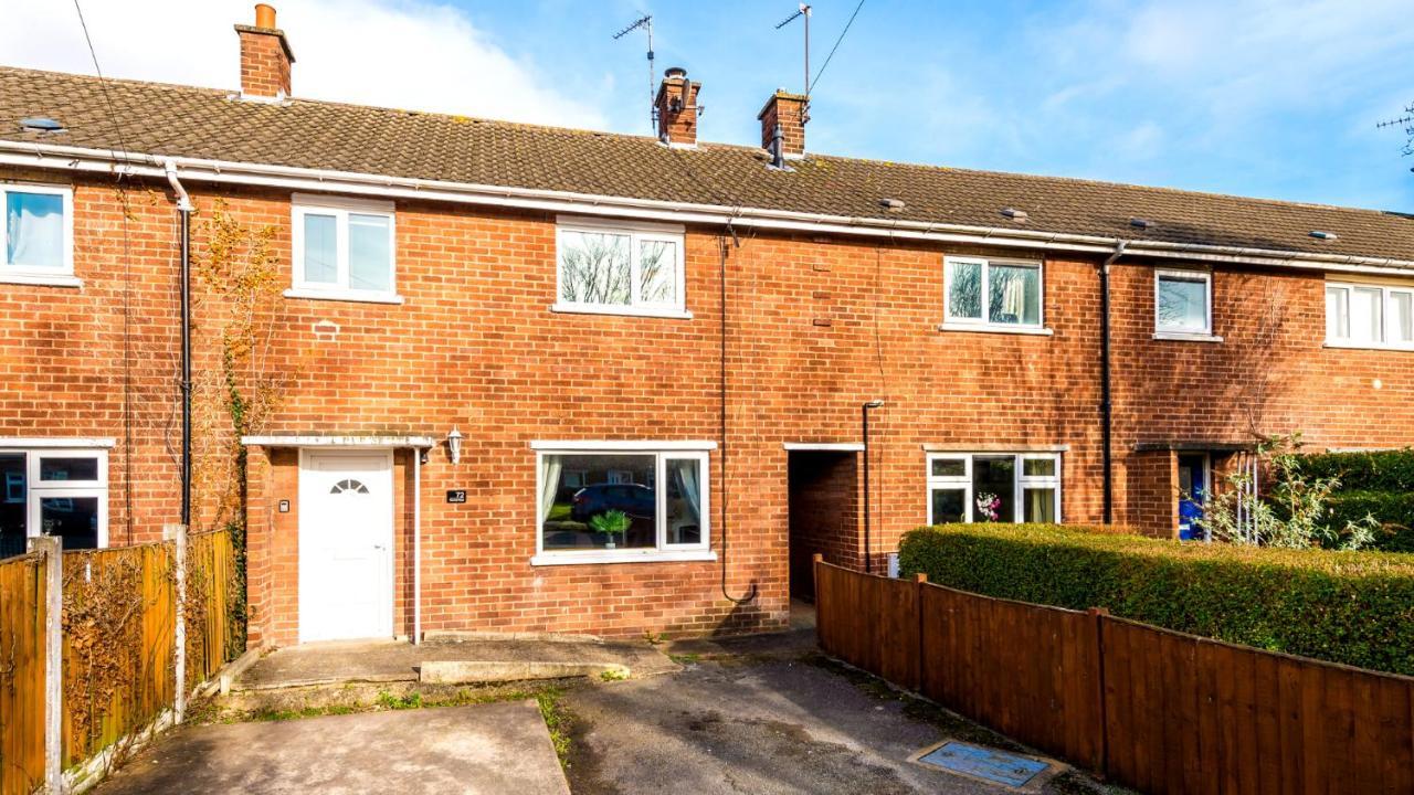 Newhall Road - 4 Bedroom Chester Home - Parking Wervin Exteriör bild